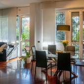 Svalutazione degli immobili datati: ecco gli interventi d'arredo strutturale che restituiscono valore alla casa Svalutazione degli immobili datati: ecco gli interventi d'arredo strutturale che restituiscono valore alla casa