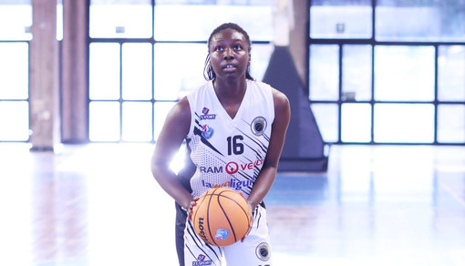 Daba Diakhoumpa con la maglia di Spezia (foto Roberto Liberi/basketinside)