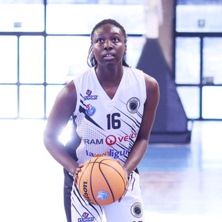 Daba Diakhoumpa con la maglia di Spezia (foto Roberto Liberi/basketinside)