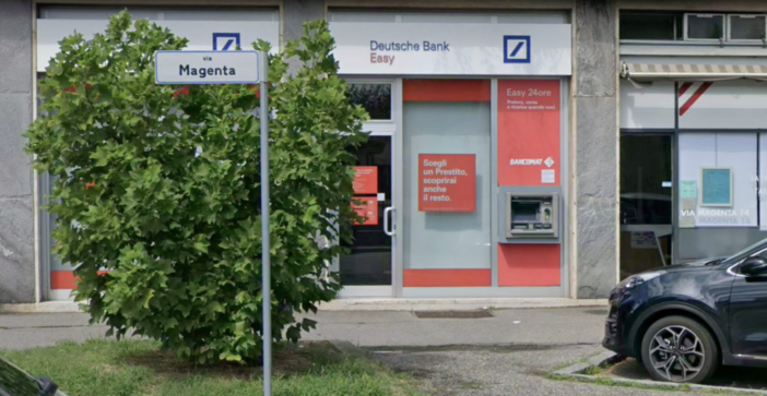 La filiale della Deutsche di via Magenta a Gallarate (foto Google Street View)