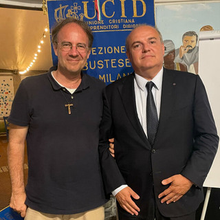 A sinistra don Paolo Alliata e il presidente Ucid Roberto Caironi