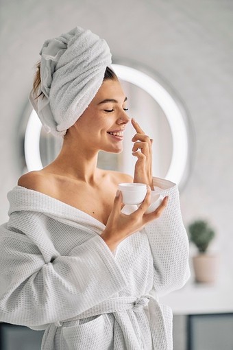Problemi cutanei: quali sono i più comuni, come riconoscerli e quando rivolgersi al dermatologo