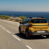 Dacia Sandero: ora anche con motorizzazione full hybrid Dacia Sandero: ora anche con motorizzazione full hybrid