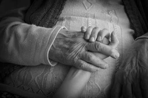 LA RIFLESSIONE - Il ferragosto degli &quot;invisibili&quot; e il bisogno di un calore che non è quello del sole...
