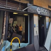 Samarate, assalto al bancomat. «Un gesto criminale che colpisce un’intera comunità» Samarate, assalto al bancomat. «Un gesto criminale che colpisce un’intera comunità»