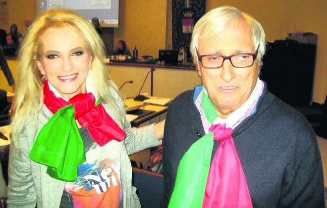 Erica D’Adda insieme ad Angelo Verga, nella foto pubblicata dalla senatrice su Facebook Erica D’Adda insieme ad Angelo Verga, nella foto pubblicata dalla senatrice su Facebook