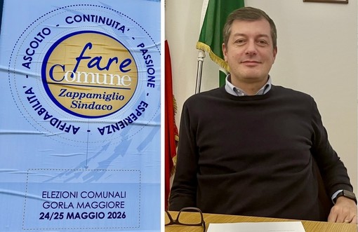 I manifesti in piazza Martiri della Libertà e il sindaco Pietro Zappamiglio