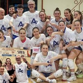 Nel riquadro Paola Egonu con la Famiglia Lualdi a festeggiare la promozione in A2 di Villa Cortese - Foto Gianluigi Rossi