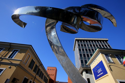 Le imprese alla sfida della Generative AI: nella ricerca Liuc-Aused, un cambiamento culturale ancora agli inizi Le imprese alla sfida della Generative AI: nella ricerca Liuc-Aused, un cambiamento culturale ancora agli inizi