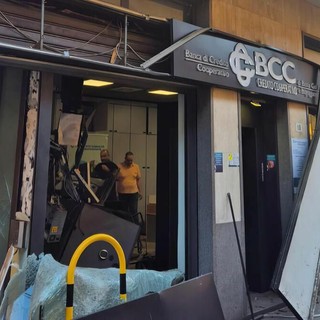 Samarate, assalto al bancomat. «Un gesto criminale che colpisce un’intera comunità»