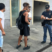 Estate sicura, pattugliamenti della polizia a Varese e Luino: controllate oltre cento persone e attività commerciali Estate sicura, pattugliamenti della polizia a Varese e Luino: controllate oltre cento persone e attività commerciali