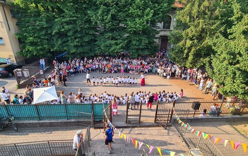 Fine anno alla scuola dell’infanzia Pontida, una festa per cinquecento