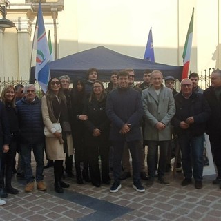 FdI in piazza per i tre anni del governo. Ma a Busto (e in Regione) è tempo di chiarimenti con gli alleati