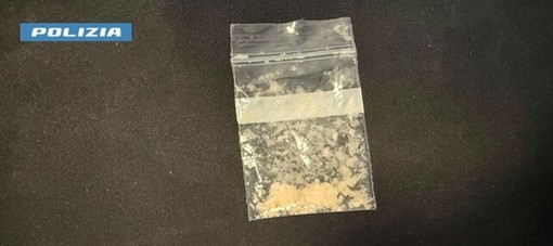 A Varese sequestrata dalla polizia la nuova droga “White Hash” A Varese sequestrata dalla polizia la nuova droga “White Hash”