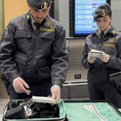 Controlli della Gdf a Malpensa Controlli della Gdf a Malpensa