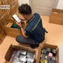 Oltre 6.700 profumi di marca "taroccati" sequestrati dalla Guardia di Finanza: denunciata una donna. Sul mercato avrebbero fruttato 250mila euro Oltre 6.700 profumi di marca "taroccati" sequestrati dalla Guardia di Finanza: denunciata una donna. Sul mercato avrebbero fruttato 250mila euro