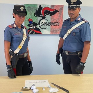 Vergiate, contrasto allo spaccio nei boschi: un arresto e due denunce.