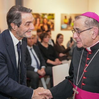 L’arcivescovo Delpini festeggia 75 anni. Fontana: «Un punto di riferimento per tutta la Lombardia»