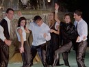 Friends compie 30 anni: scene iconiche, battute cult e l'assenza di Perry