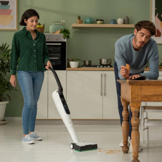 Come organizzare le pulizie di casa per chi lavora: piano settimanale