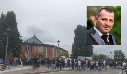 In tantissimi per l’ultimo saluto a Giuseppe Tallarita. La promessa del sacerdote alla famiglia: «Vi saremo vicini»