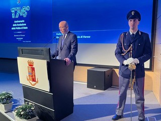 Alcuni momenti della celebrazione a Ville Ponti per il 174esimo anniversario della festa della Polizia di Stato