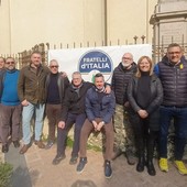 Un gazebo di Fratelli d'Italia a Busto