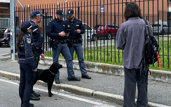 Controlli antidroga nelle scuole di Gallarate: in azione il “cane poliziotto” Zorro