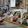 Addio ai creatori delle Barbie d'autore morti in A4: folla e commozione alla basilica di Novara
