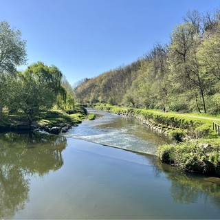 Camminare al caldo, ci aiuta il fiume Olona
