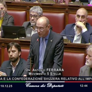 Frontalieri, Ferrara (M5S): «Dalla Svizzera arrivano 128 milioni, ai Comuni di confine ne tornano 89. Non è cooperazione»
