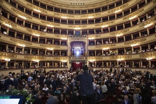 Scala, oggi la Prima senza Armani e Vanoni: le celebrità attese Scala, oggi la Prima senza Armani e Vanoni: le celebrità attese