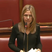 «L’agitazione e lo sventolio rabbioso di fogli in Aula non servono a nascondere una semplice verità: la ministra Bernini non è in grado di dare risposte sui tagli alle università»