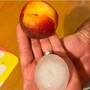 La grandine grande come una pesca da cui è stata bersagliata Seregno (foto via Naturalmeteo)