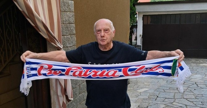 Giannino Gallazzi. Sotto, la festa nel giorno della promozione Giannino Gallazzi. Sotto, la festa nel giorno della promozione