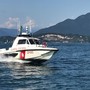 Catamarano si capovolge sul lago Maggiore: diportista salvato dalla motovedetta della Guardia Costiera