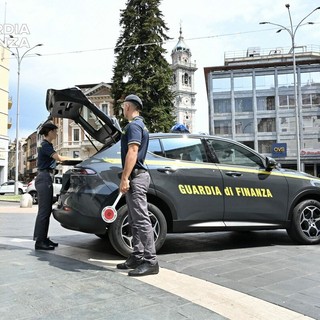 Guardia di Finanza, super controlli di Ferragosto: scoperti in provincia di Varese cinque lavoratori in nero e quattro irregolari