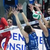 Alessia Gennari in campo al posto dell’indisponibile Parra per la Uyba in gara-1 contro Conegliano Alessia Gennari in campo al posto dell’indisponibile Parra per la Uyba in gara-1 contro Conegliano