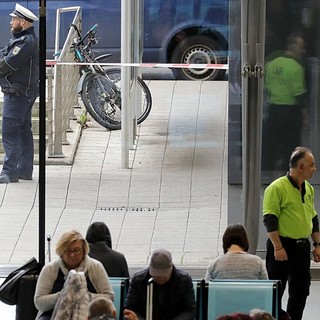 Germania, nuovo stop ai voli per avvistamento di un drone: stavolta si ferma l'aeroporto di Brema Germania, nuovo stop ai voli per avvistamento di un drone: stavolta si ferma l'aeroporto di Brema