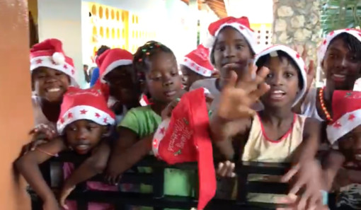 Ad Haiti un Natale misero. Ma i bambini ci donano la loro gioia. VIDEO