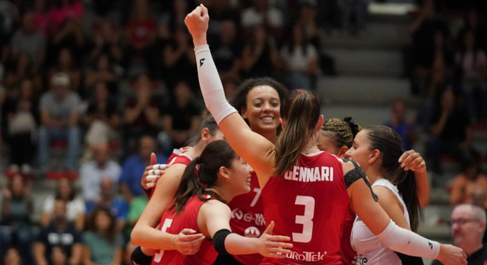 Impresa Uyba in Sardegna: battuto il Vakifbank, è finale col Fenerbahce