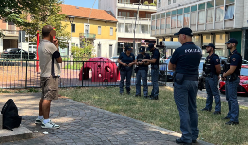 Gallarate, ancora controlli ad "alto impatto": la polizia di Stato identifica 85 persone in centro Gallarate, ancora controlli ad "alto impatto": la polizia di Stato identifica 85 persone in centro