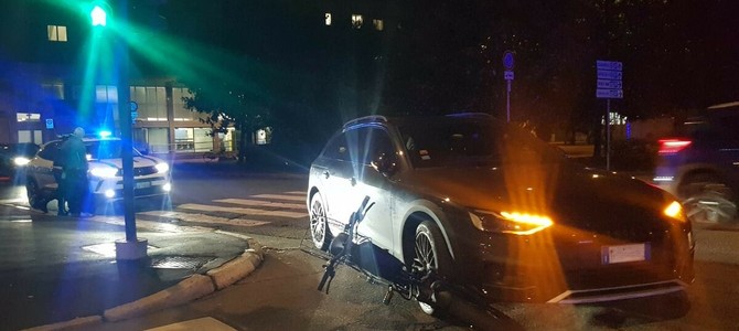 Incidente tra via Mazzini e via Dante a Busto: bici incastrata nella ruota dell’auto, ciclista all’ospedale Incidente tra via Mazzini e via Dante a Busto: bici incastrata nella ruota dell’auto, ciclista all’ospedale