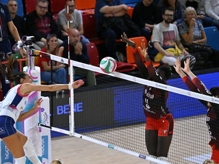 Scandicci-Uyba 3-1: alcune fasi del match (foto Lega Volley Femminile serie A) Scandicci-Uyba 3-1: alcune fasi del match (foto Lega Volley Femminile serie A)