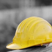 Tragedia sul lavoro, operaio di 48 anni precipita da otto metri e muore Tragedia sul lavoro, operaio di 48 anni precipita da otto metri e muore