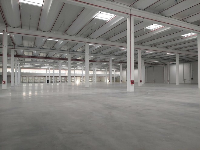 Un'immagine dell'interno del polo logistico di Olgiate Olona