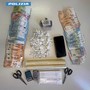 Il materiale sequestrato dalla polizia di Stato di Gallarate Il materiale sequestrato dalla polizia di Stato di Gallarate