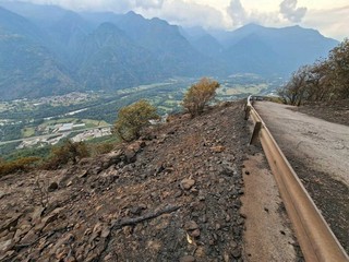 Alcune immagini dell'incendio pubblicata da OssolaNews.it Alcune immagini dell'incendio pubblicata da OssolaNews.it