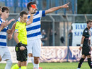 L'arbitro Iannello estrae il rosso per Masi. Lo farà anche con Giudici (foto Galbiati)