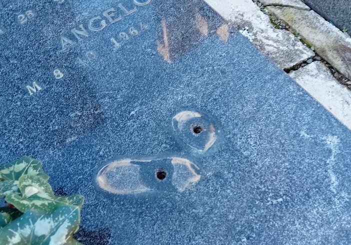 Sparito il monumento funebre di un bambino, furto odioso al cimitero di Busto Sparito il monumento funebre di un bambino, furto odioso al cimitero di Busto